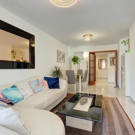 Great 3 Bed With Big Terrace Near Beach *