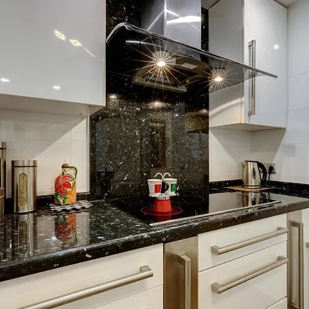 Great 3 Bed With Big Terrace Near Beach Apartment