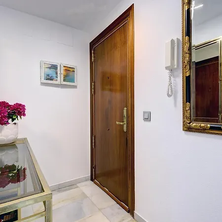 Apartment Great 3 Bed With Big Terrace Near Beach