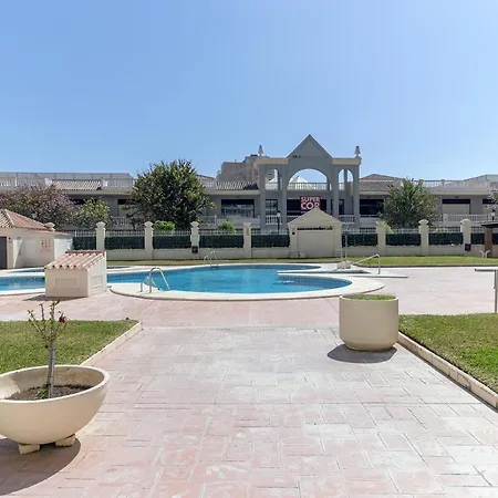 Great 3 Bed With Big Terrace Near Beach *
